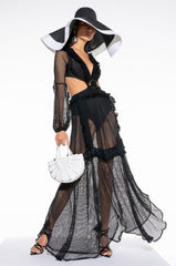 GIVING OFF LOOKS MAXI LACE DRESS