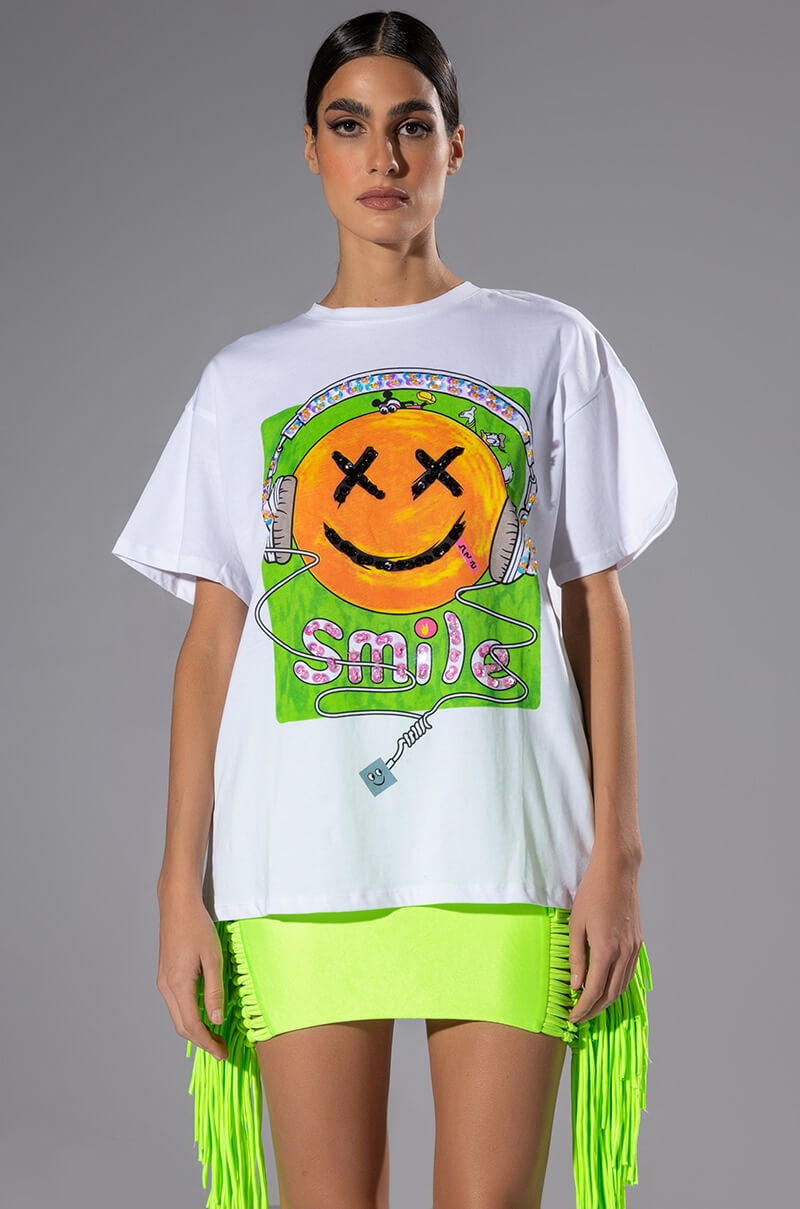 HAPPY FACE GRAPHIC TSHIRT