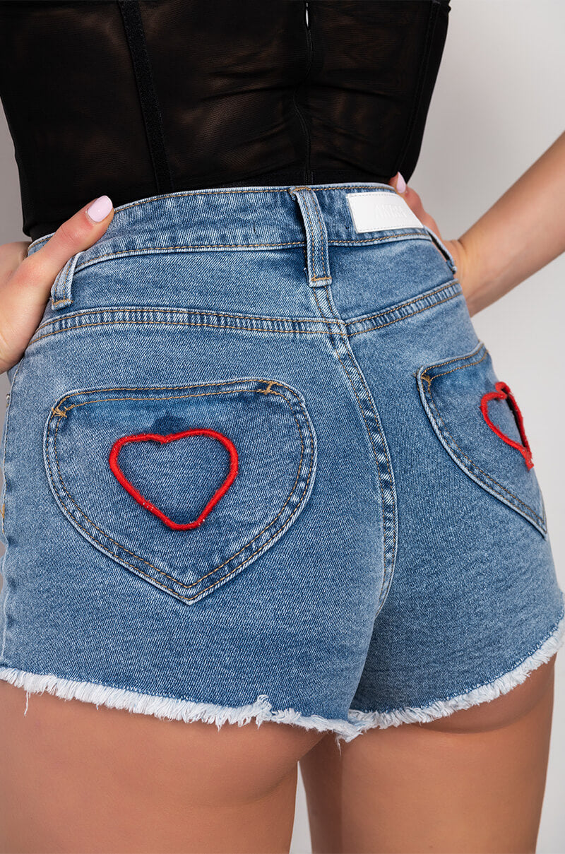 HEART EYES POCKET DETAIL MID RISE DENIM SHORT