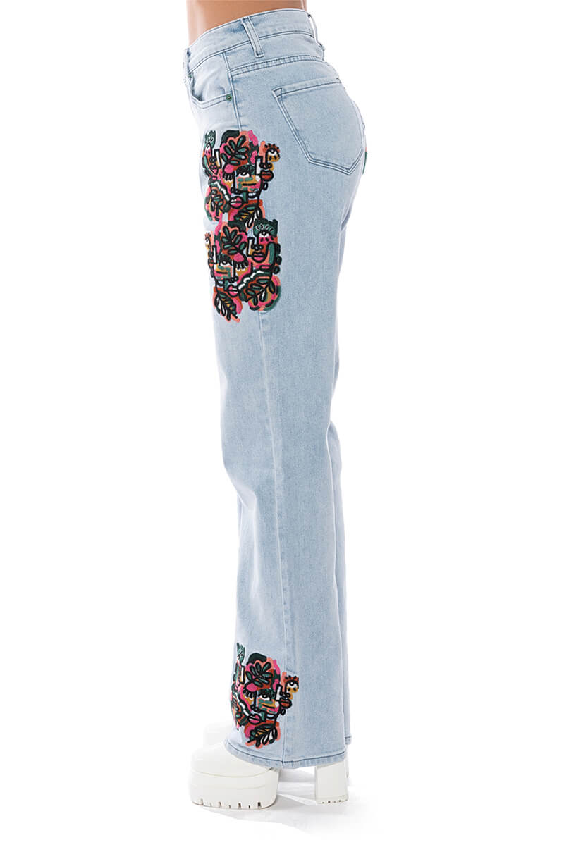 HIDDEN FACES EMBROIDERY DETAILED STRAIGHT LEG JEANS