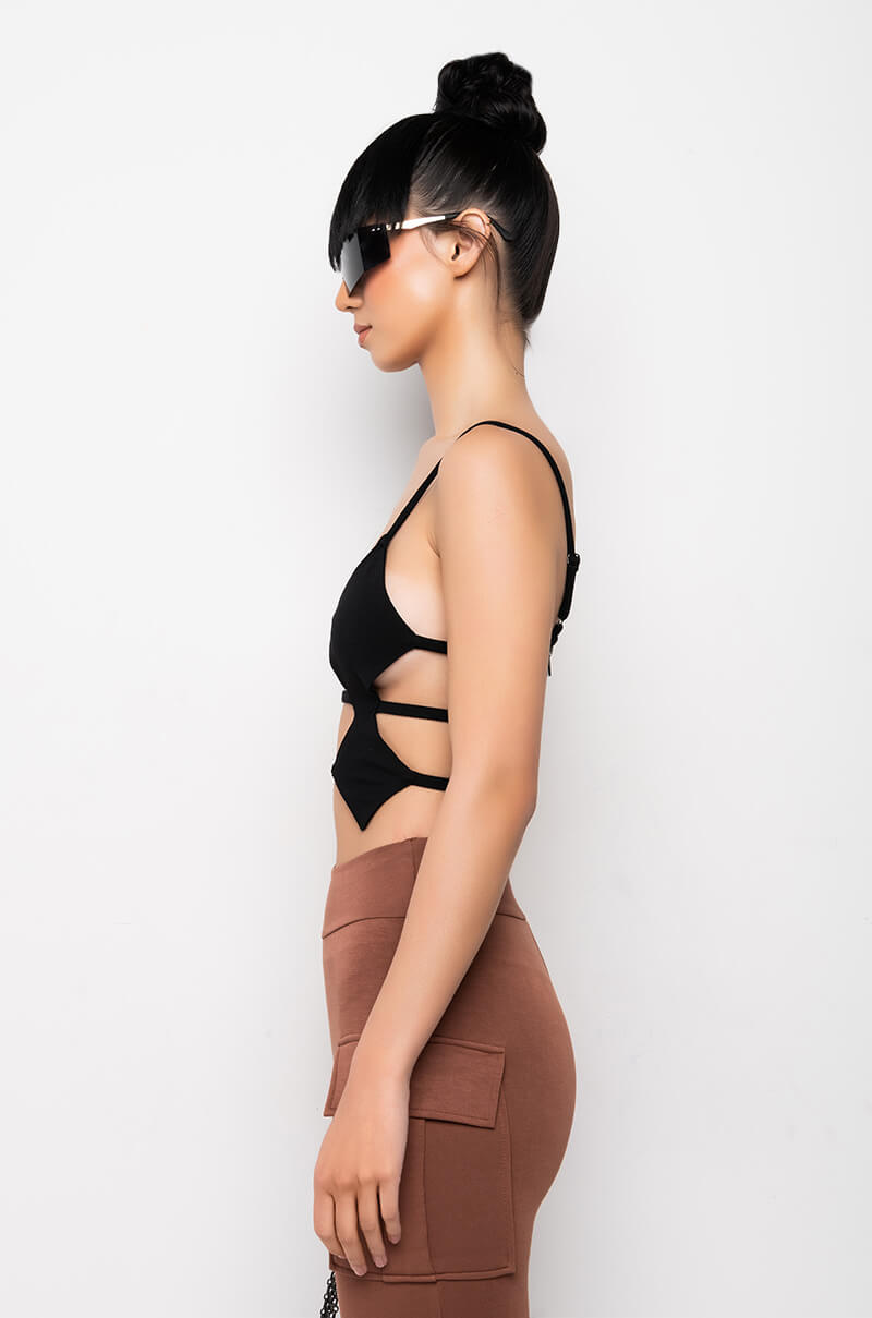 HOTTIE CUTOUT CROP TANK