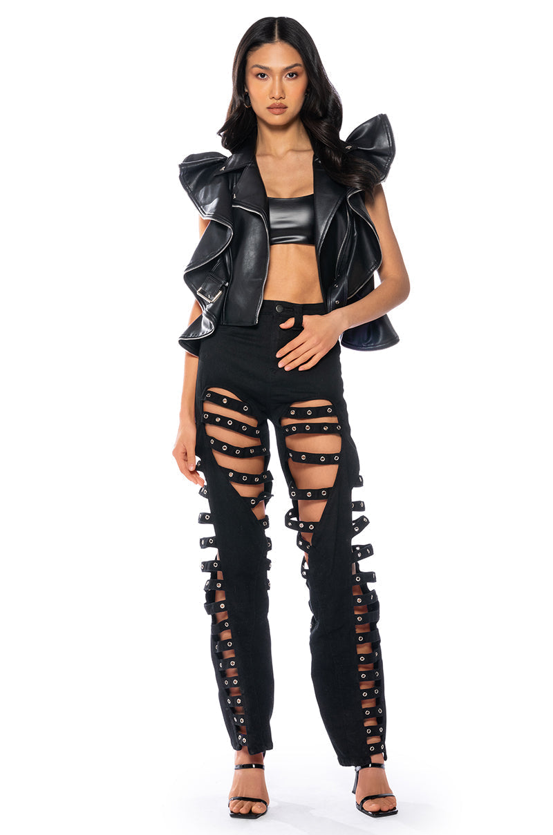 IN LOVE WITH THE DEVIL CUT OUT DETAILED JEANS