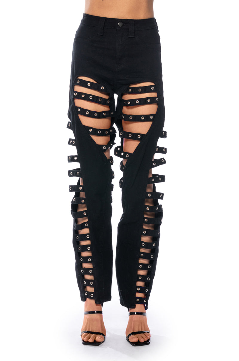IN LOVE WITH THE DEVIL CUT OUT DETAILED JEANS