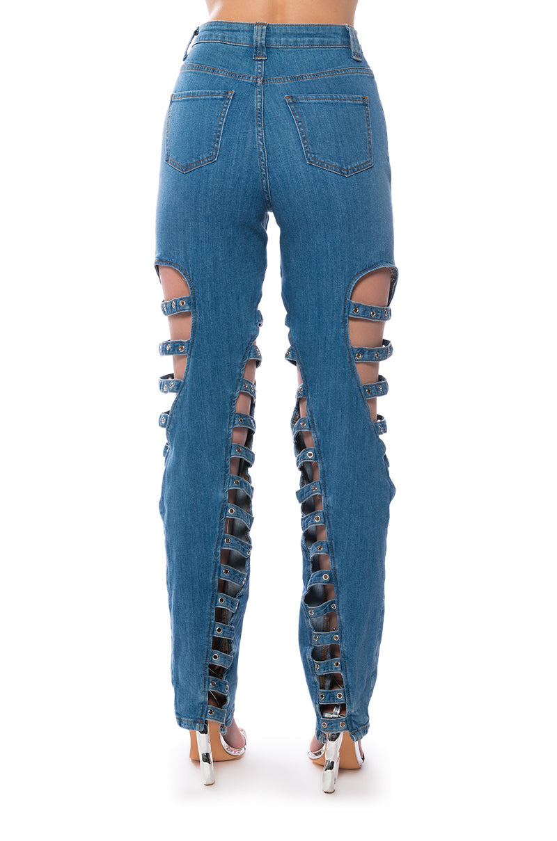 IN LOVE WITH THE DEVIL CUT OUT DETAILED JEANS