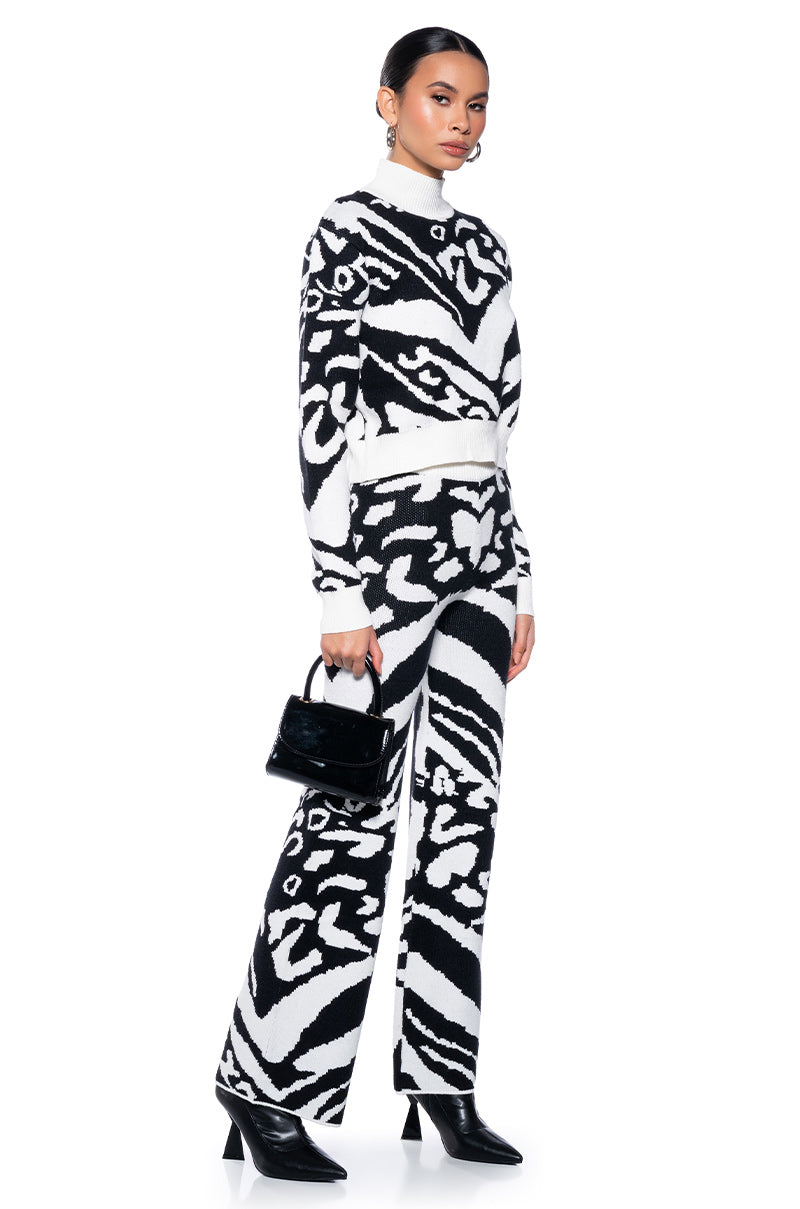 INDECISIVE FLARE LEG KNIT SWEATPANT