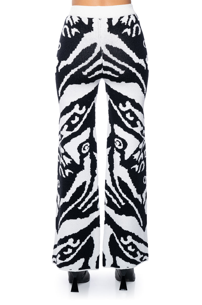 INDECISIVE FLARE LEG KNIT SWEATPANT