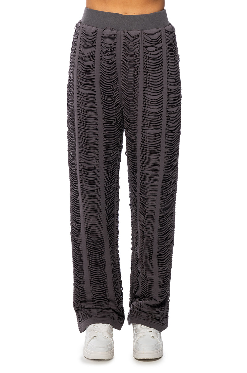 DISTRESSED OVERSIZED WIDE LEG PANTS