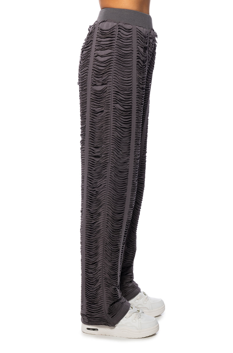 DISTRESSED OVERSIZED WIDE LEG PANTS