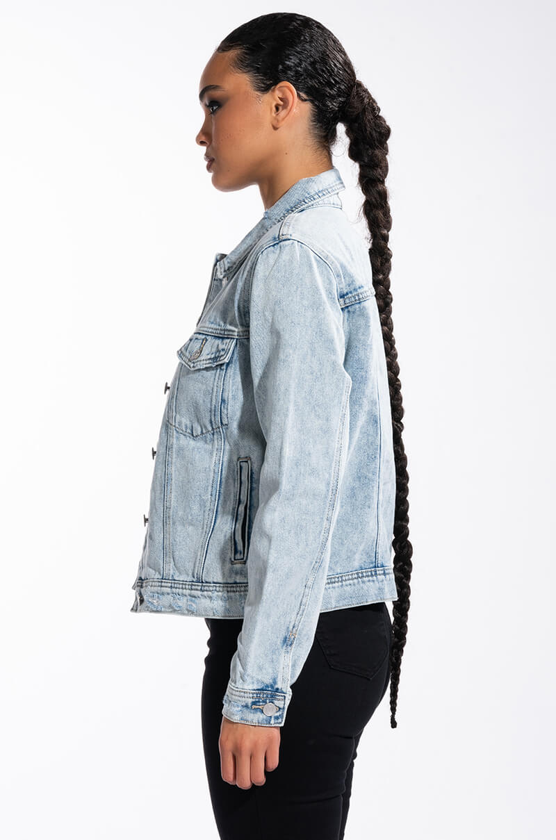 CLASSIC FIT MID LENGTH DENIM