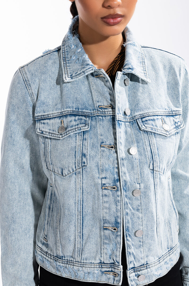 CLASSIC FIT MID LENGTH DENIM