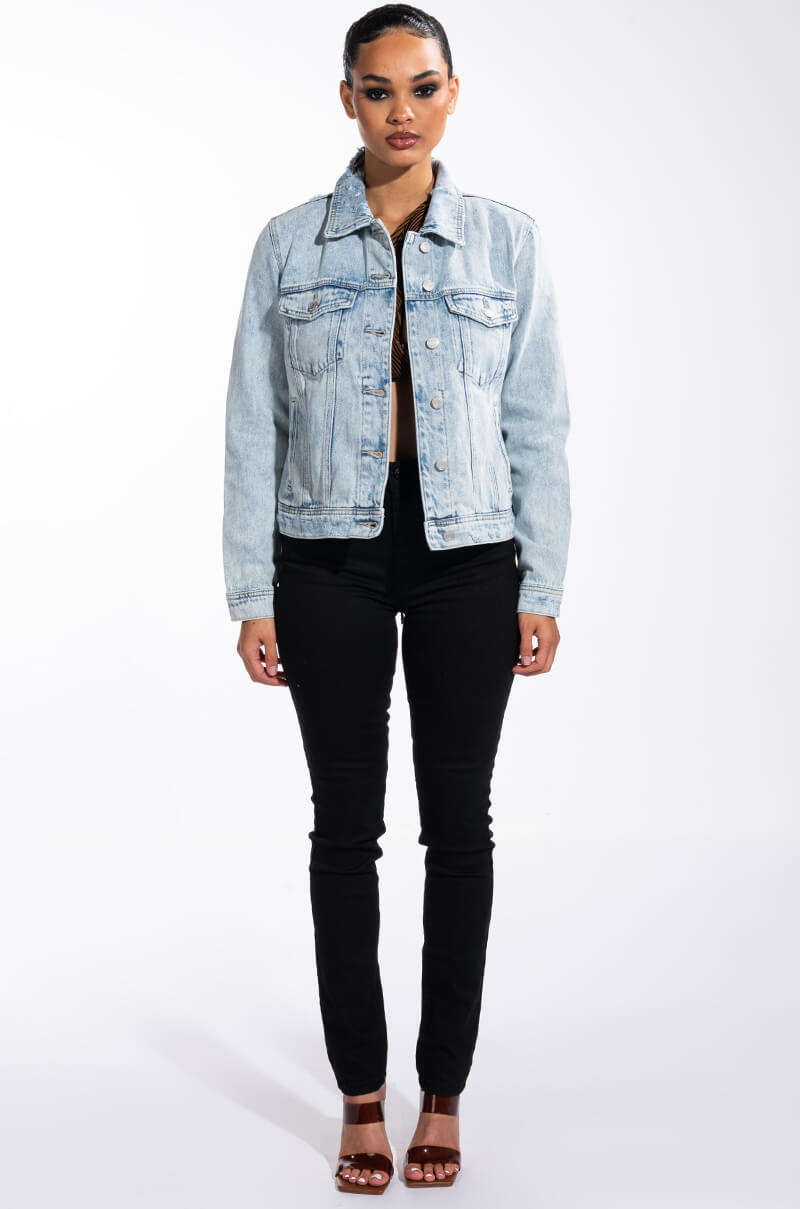 CLASSIC FIT MID LENGTH DENIM