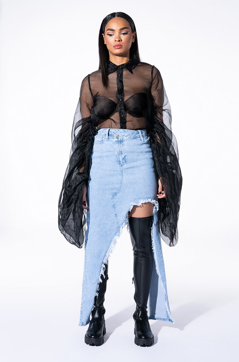JOYEUX ANNIVERSAIRE SUPER VOLUMINOUS SLEEVE BLOUSE