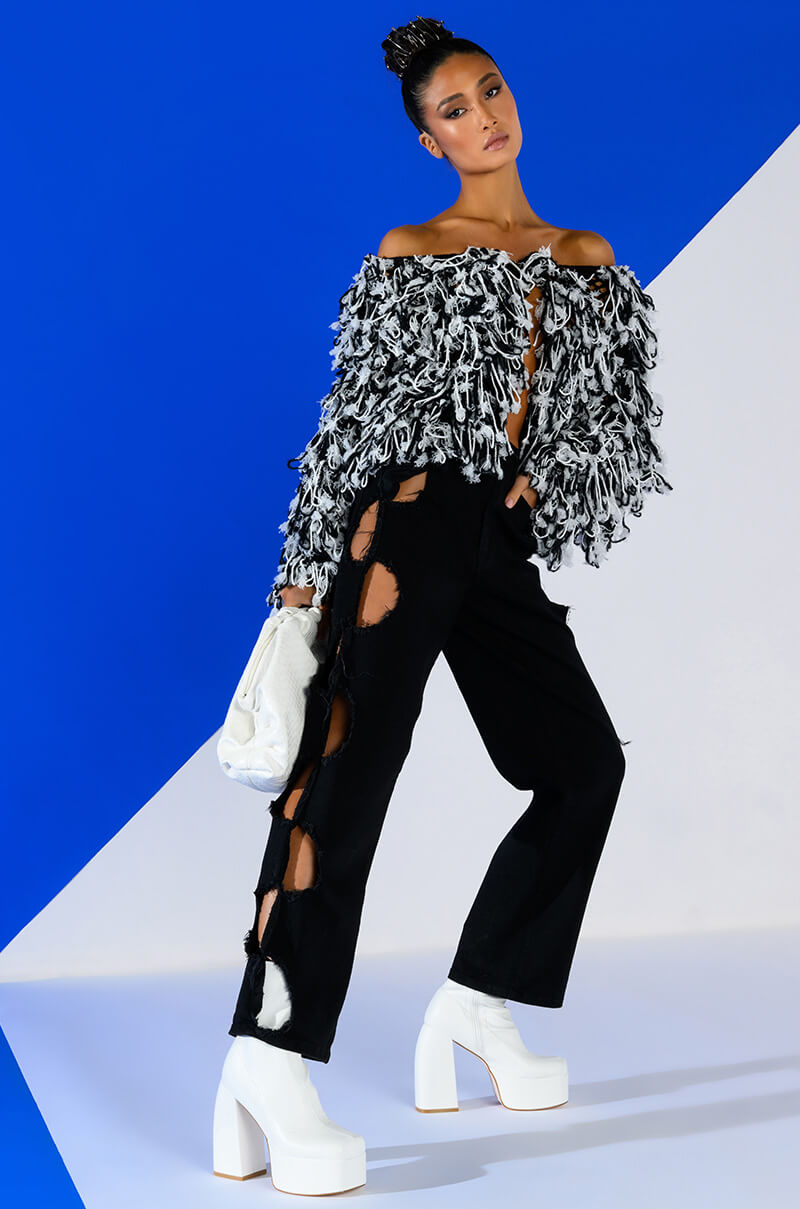 KEEP IT 100 CROPPED SWEATER