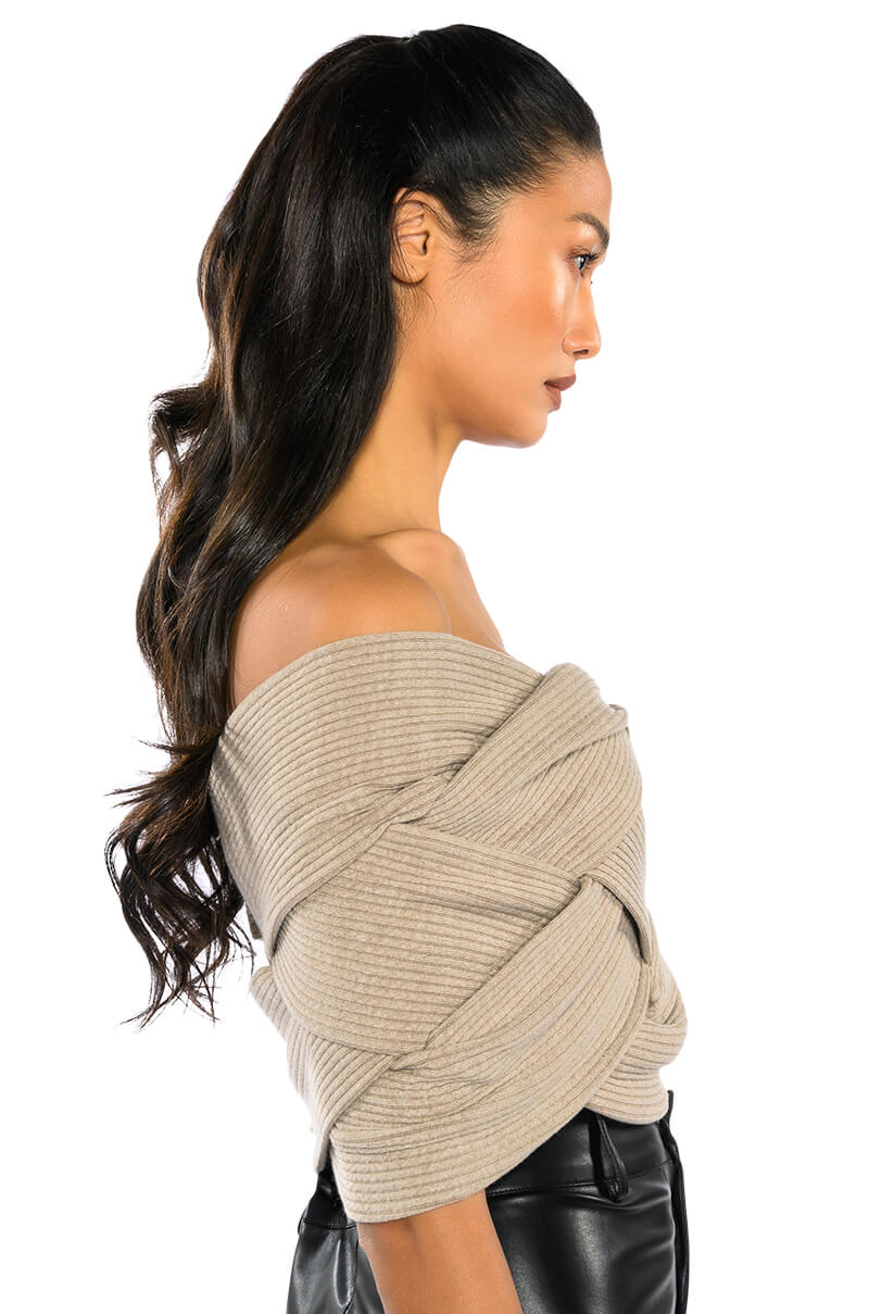 KNOT YOUR AVERAGE GAL KNIT TOP