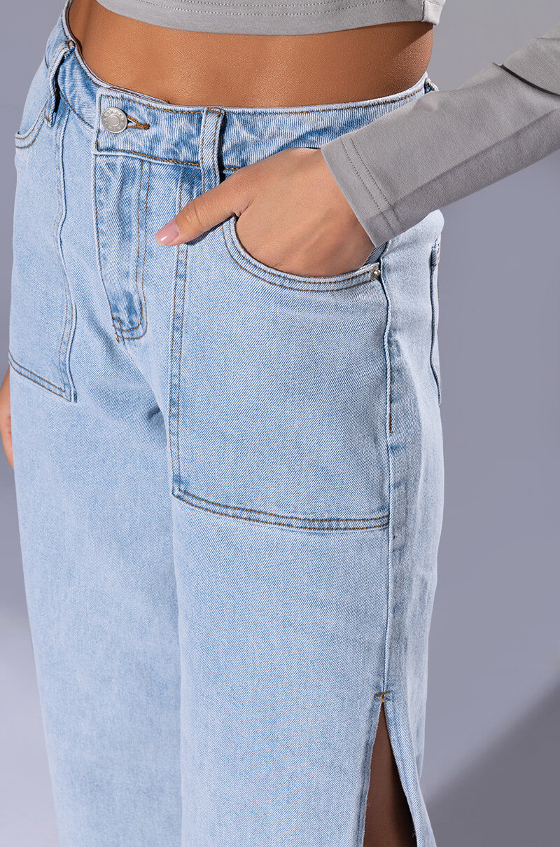 LASTING LOVER HIGH RISE SIDE SLIT JEANS