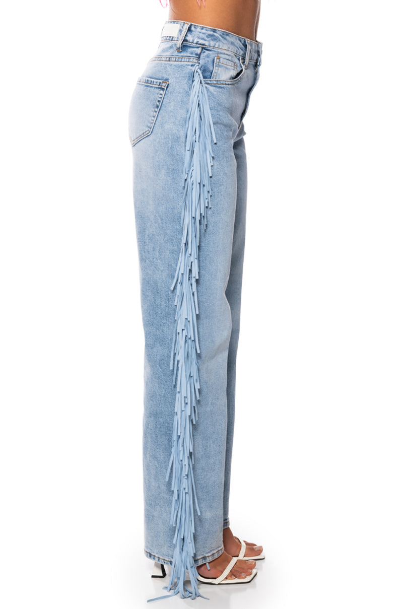 LET LOOSE FRINGE SIDE JEANS