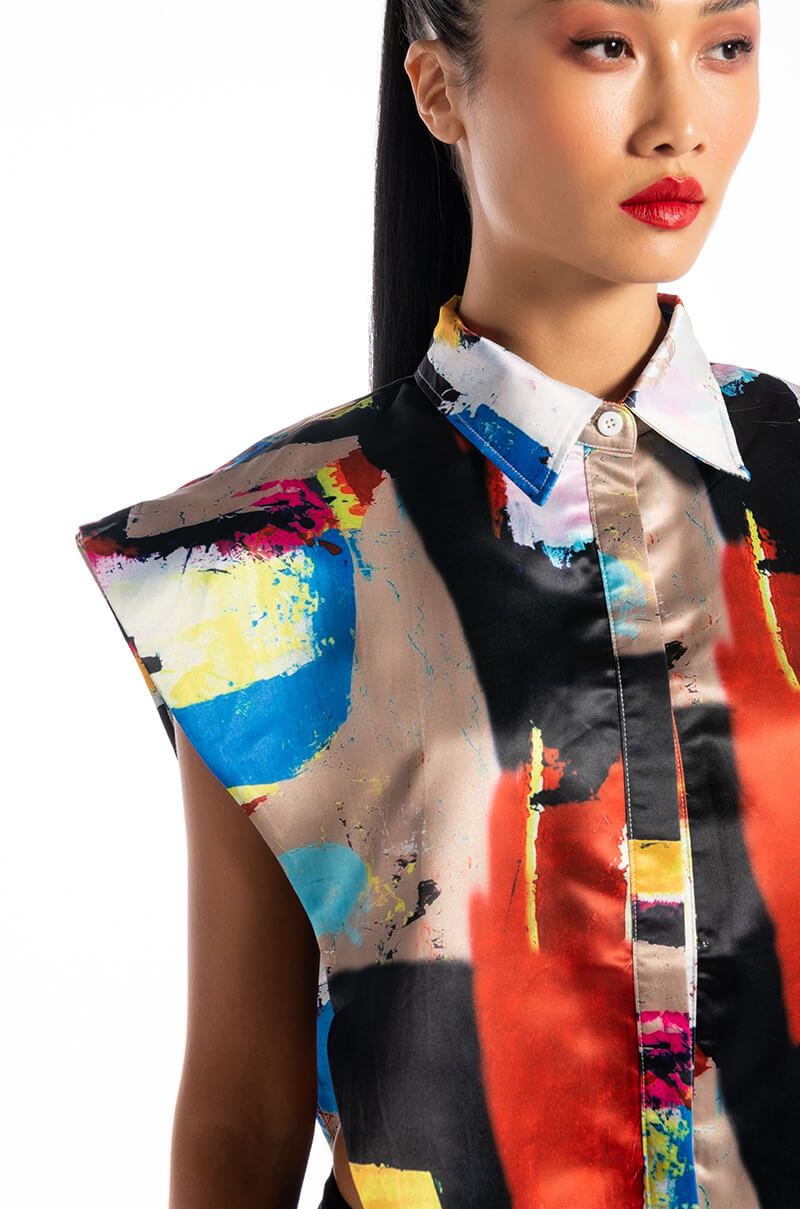 THE ONE AND ONLY TRIANGLE SHAPE BUTTONDOWN TOP