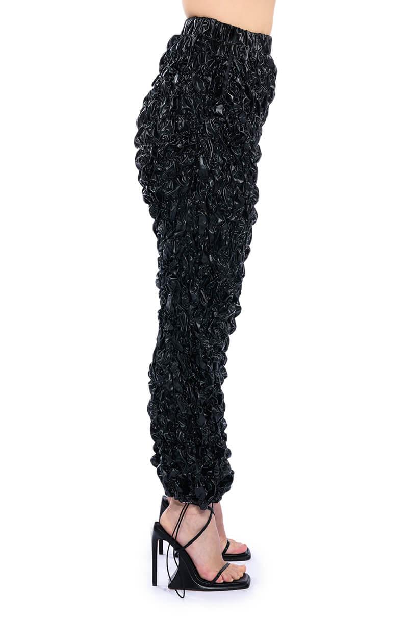 LOSE CONTROL TEXTURED PANTS
