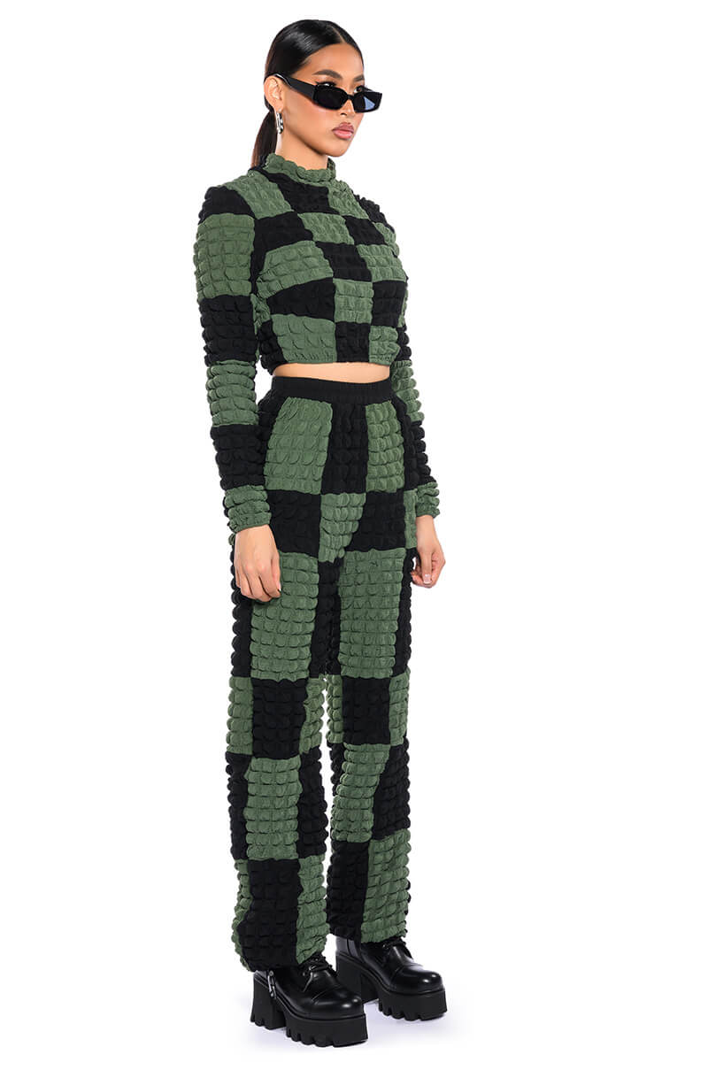 COLORBLOCK PUFF TEXTURED WIDE LEG PANT