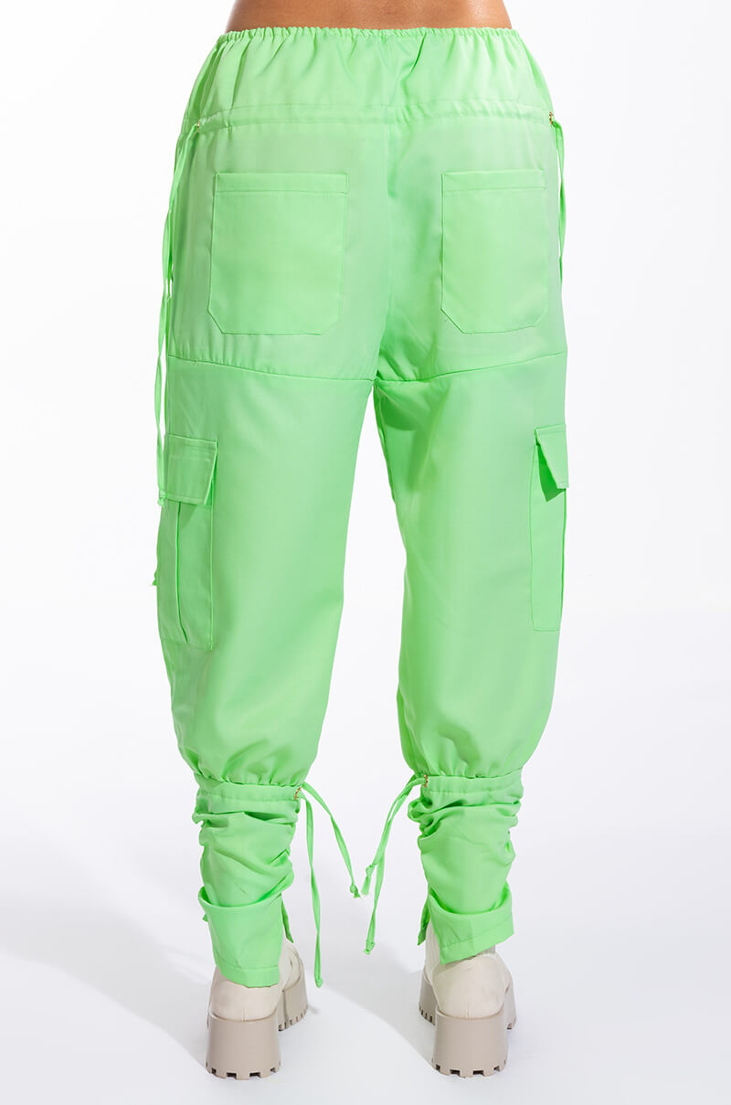 MINT CONDITION CARGO PANTS