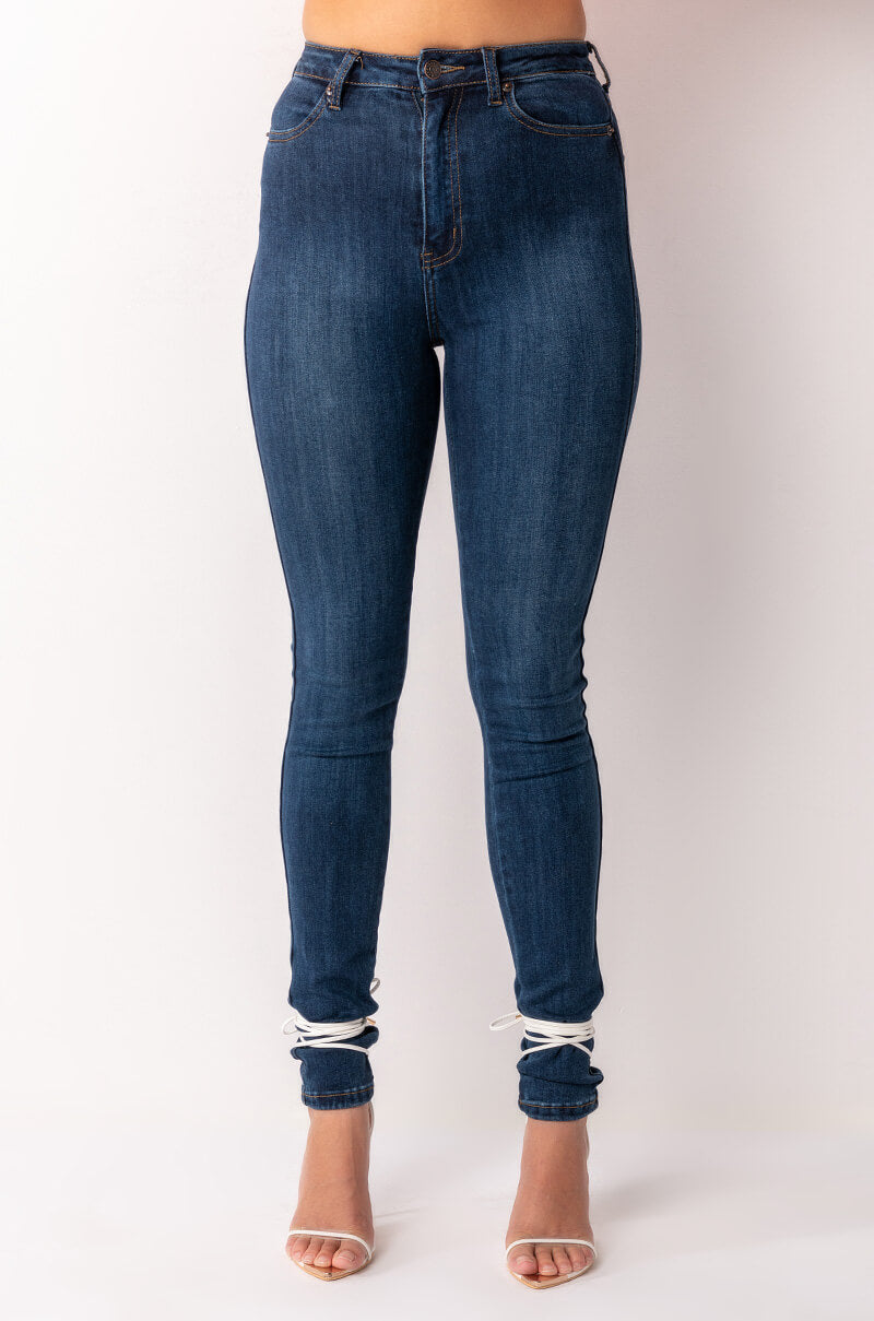 CARRIE HIGH RISE STRETCHY SKINNY JEANS