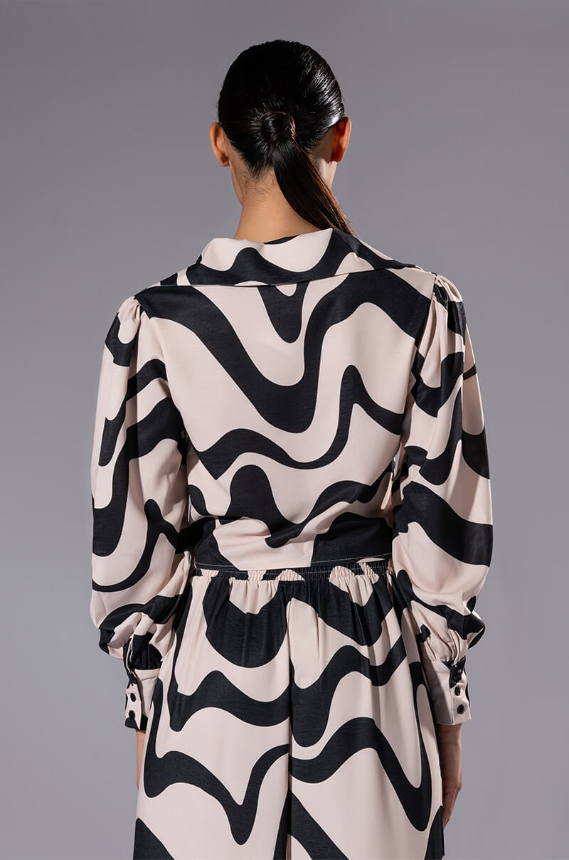 MYSTIC TWIST FRONT LONG SLEEVE TOP