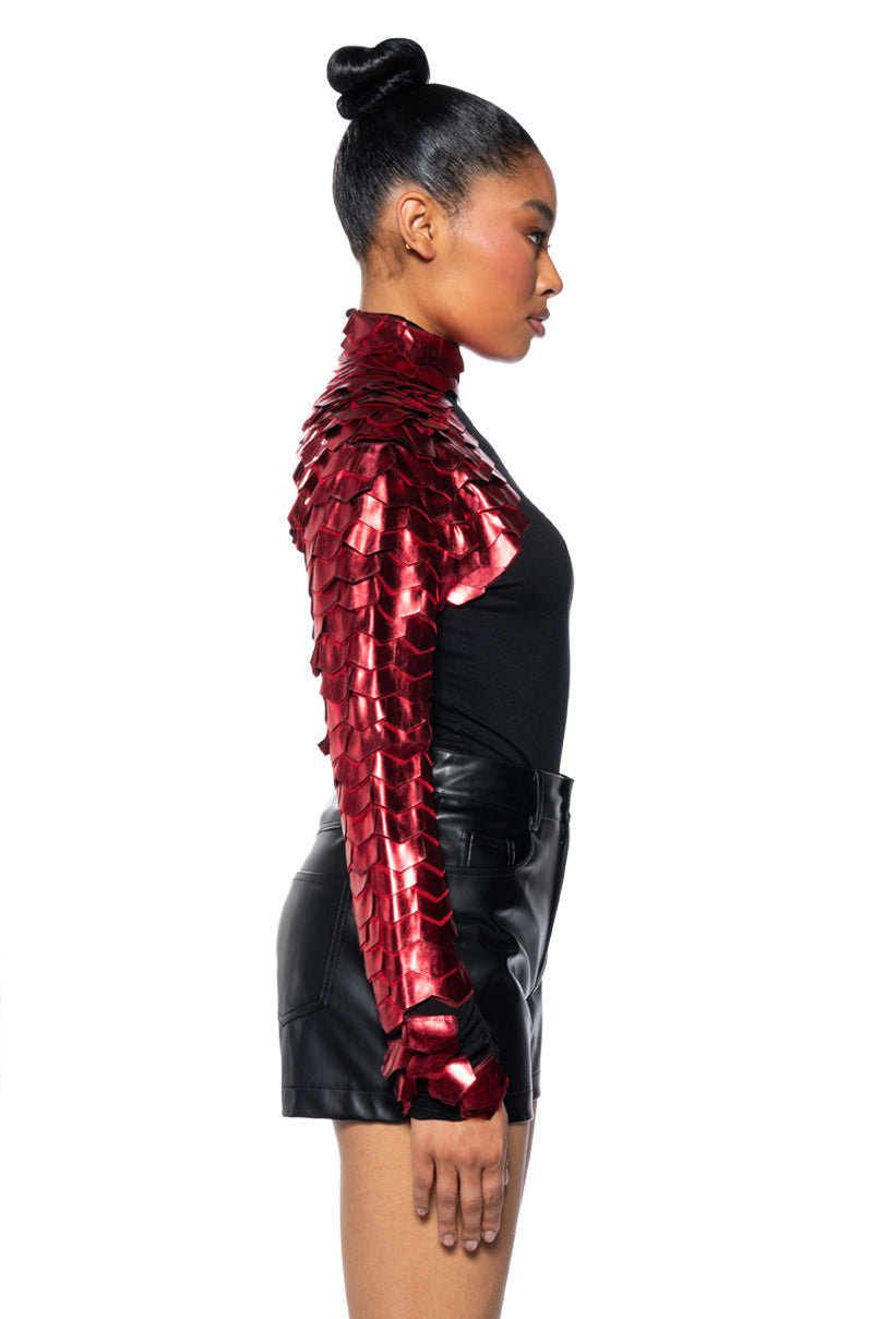 NASTASIA SCALE SHOULDER DETAIL TOP