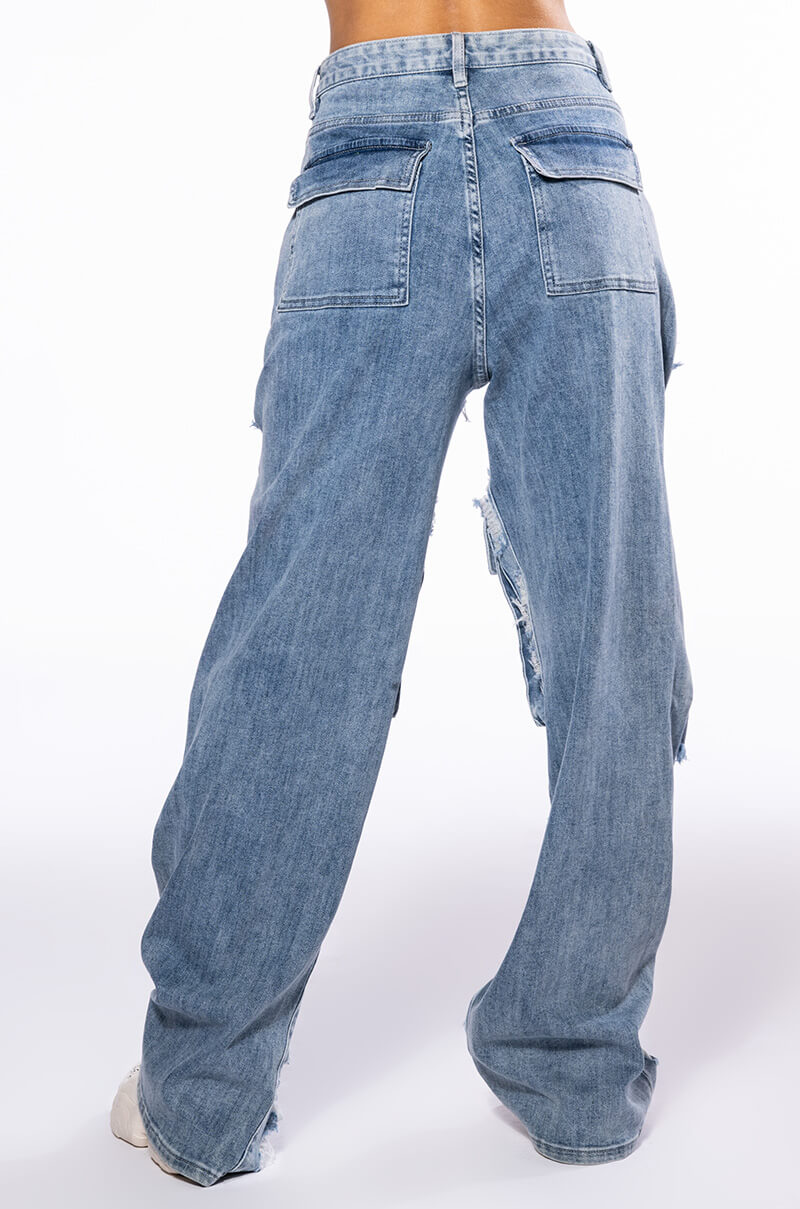 NEVER STRESSED DISTRESSED RELAXED FIT JEANS