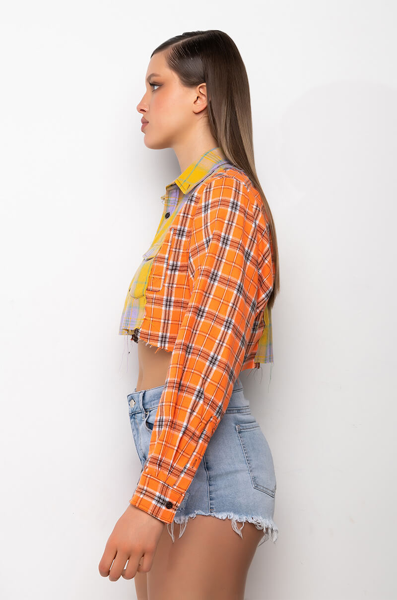 NEW TO HER CROPPED BUTTON UP PLAID TOP