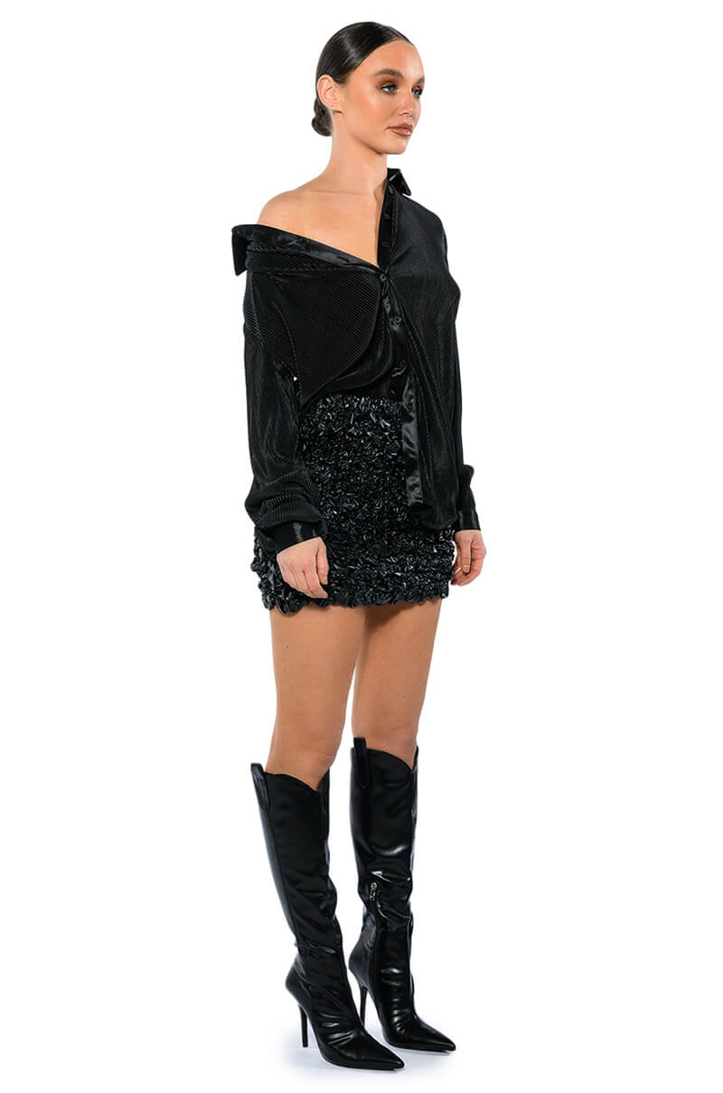 NIGHT OUT PLISSE BUTTON DOWN TOP