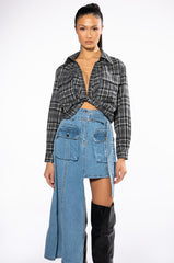 NO FRONTING CROPPED PLAID TOP