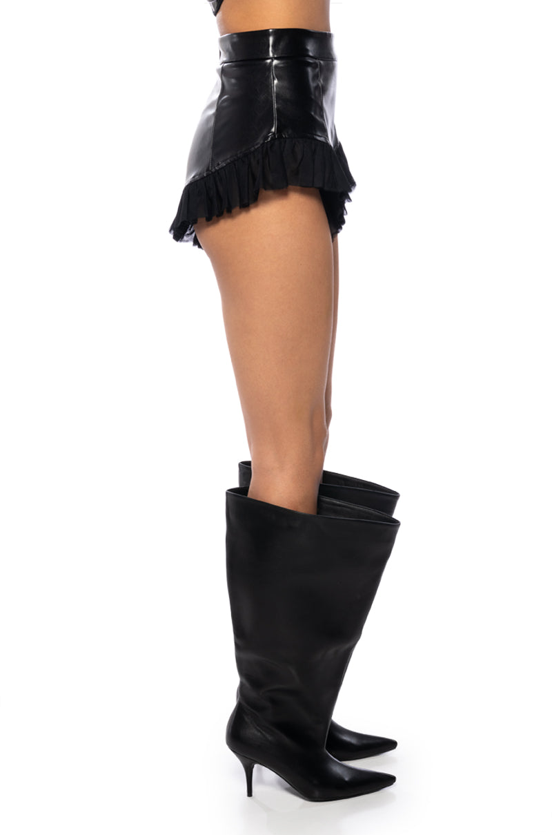 NO SLEEP RUFFLE BOOTY SHORT