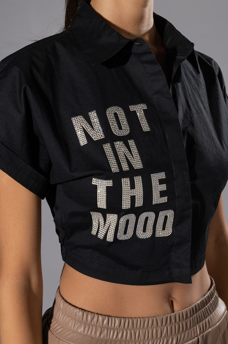 NOT IN THE MOOD CROPPED BUTTON DOWN BLOUSE