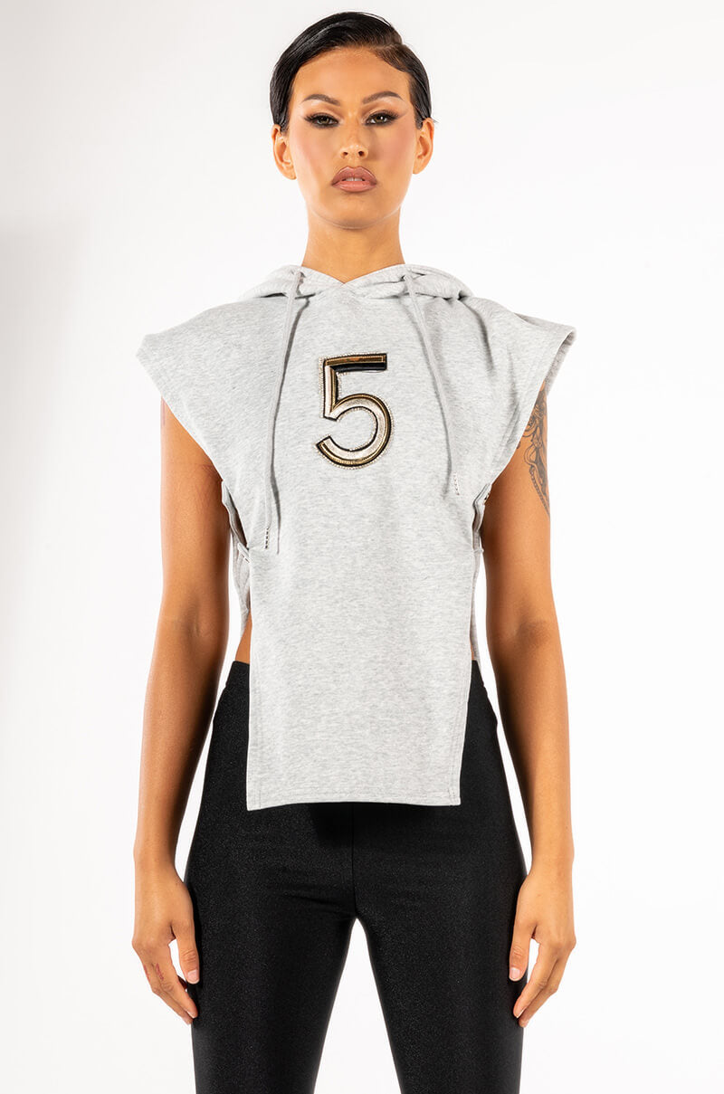 NUMERO UNO SLEEVELESS SWEATSHIRT