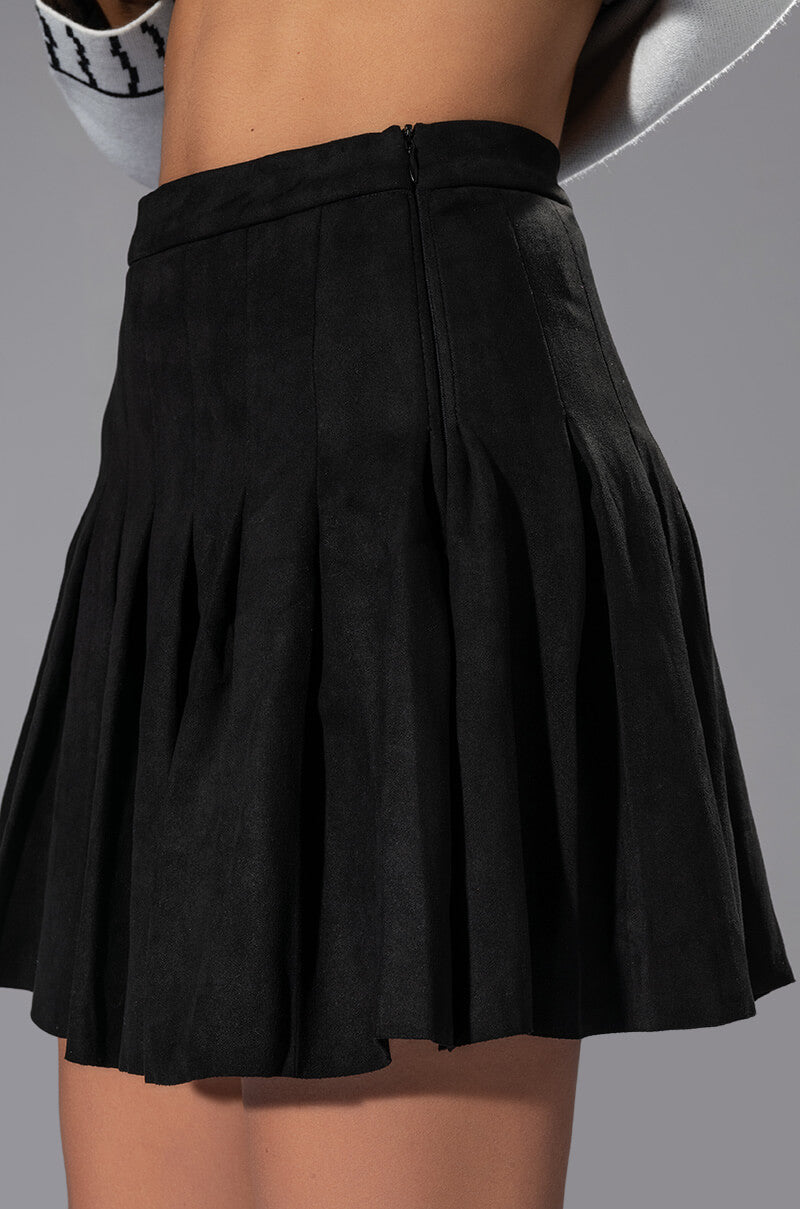 ON MY OWN PLEATED SKIRT
