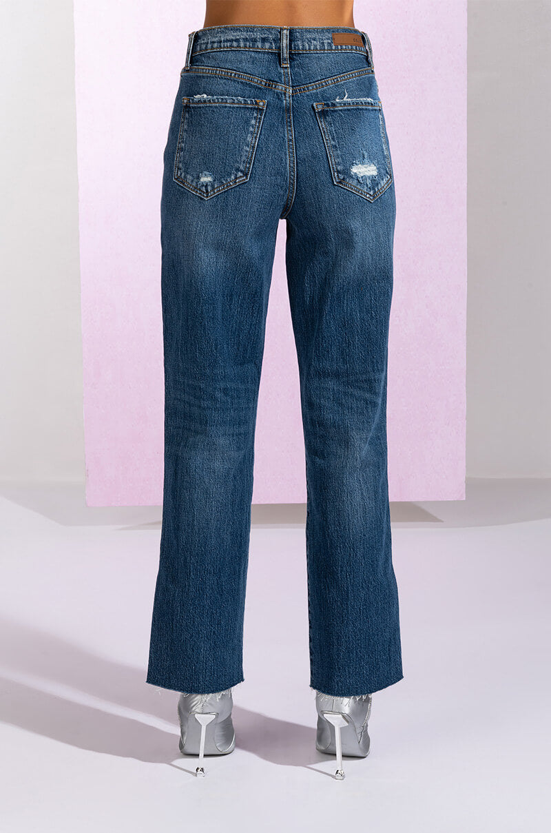PLAY IT AGAIN HIGH RISE STRAIGHT JEANS