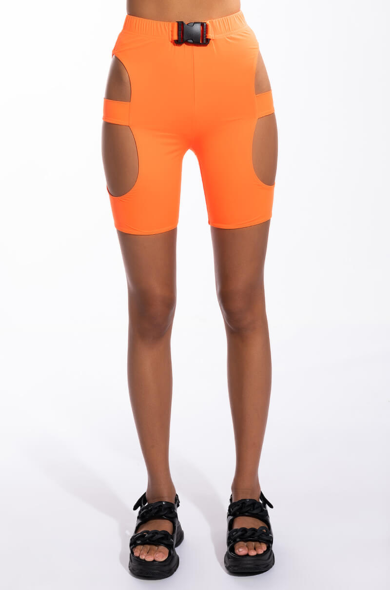 ON YOUR MARKS BUCKLE DETAIL BIKER SHORT