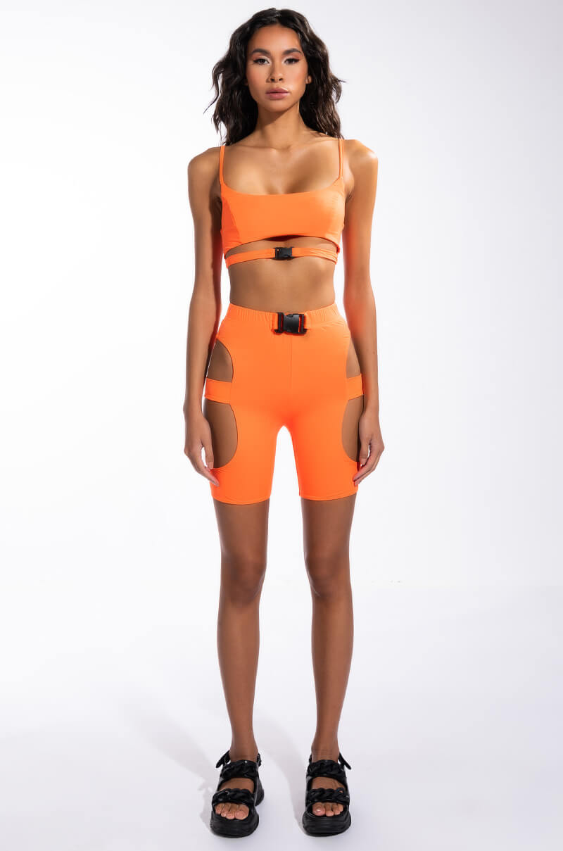 ON YOUR MARKS BUCKLE DETAIL BIKER SHORT