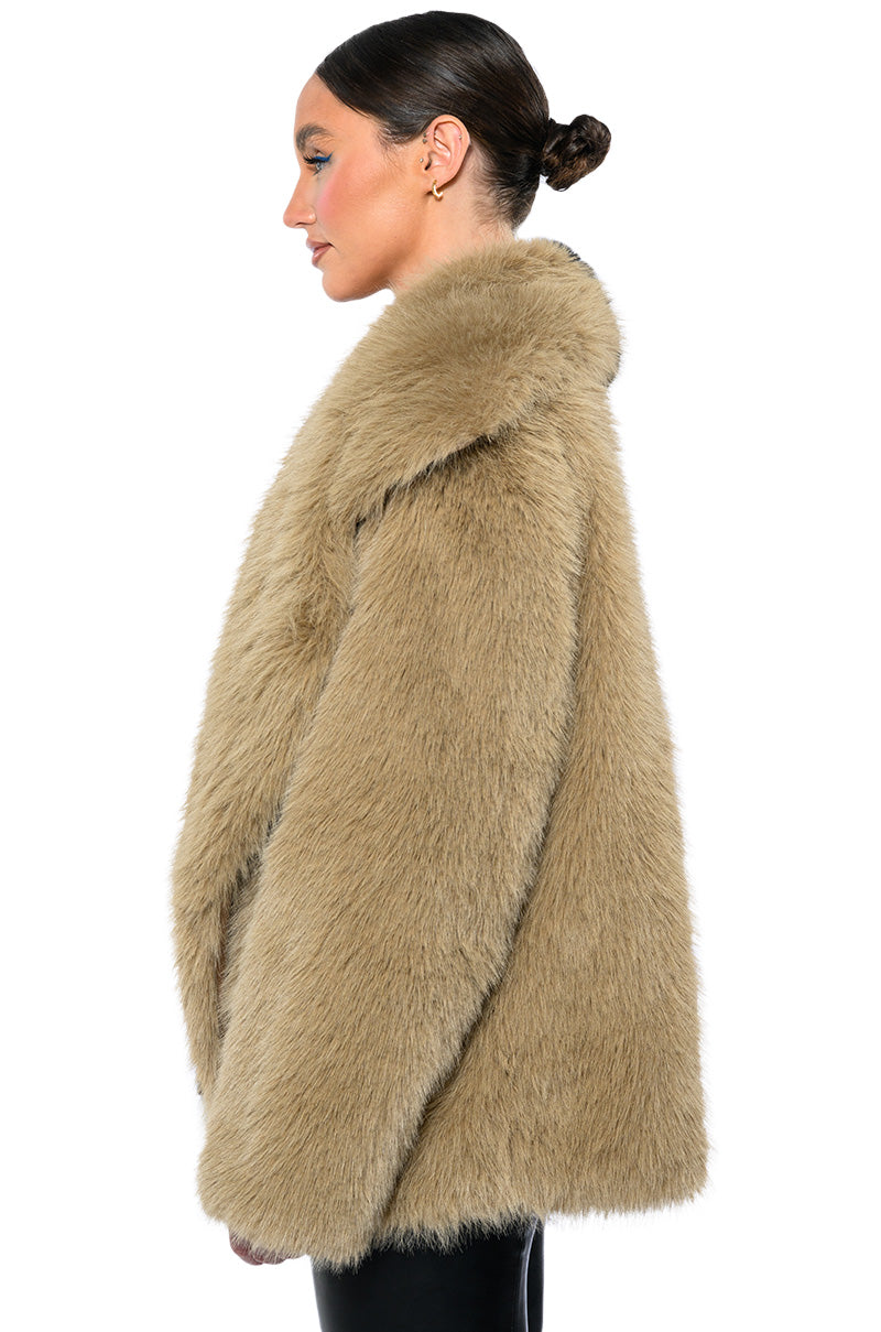 OVERSIZE SOFT FAUX FUR STRIPE JACKET