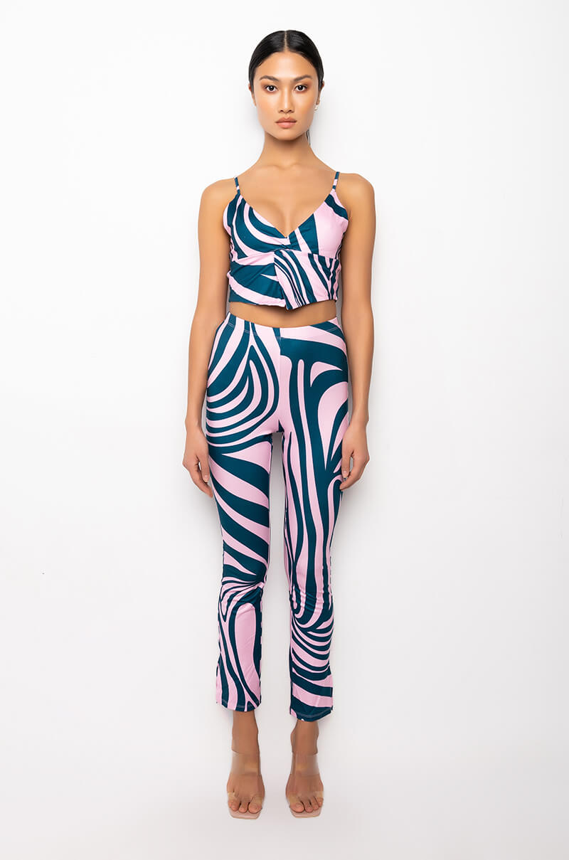 JENNIE STRAIGHT LEG LEGGING WITH SIDE SLIT