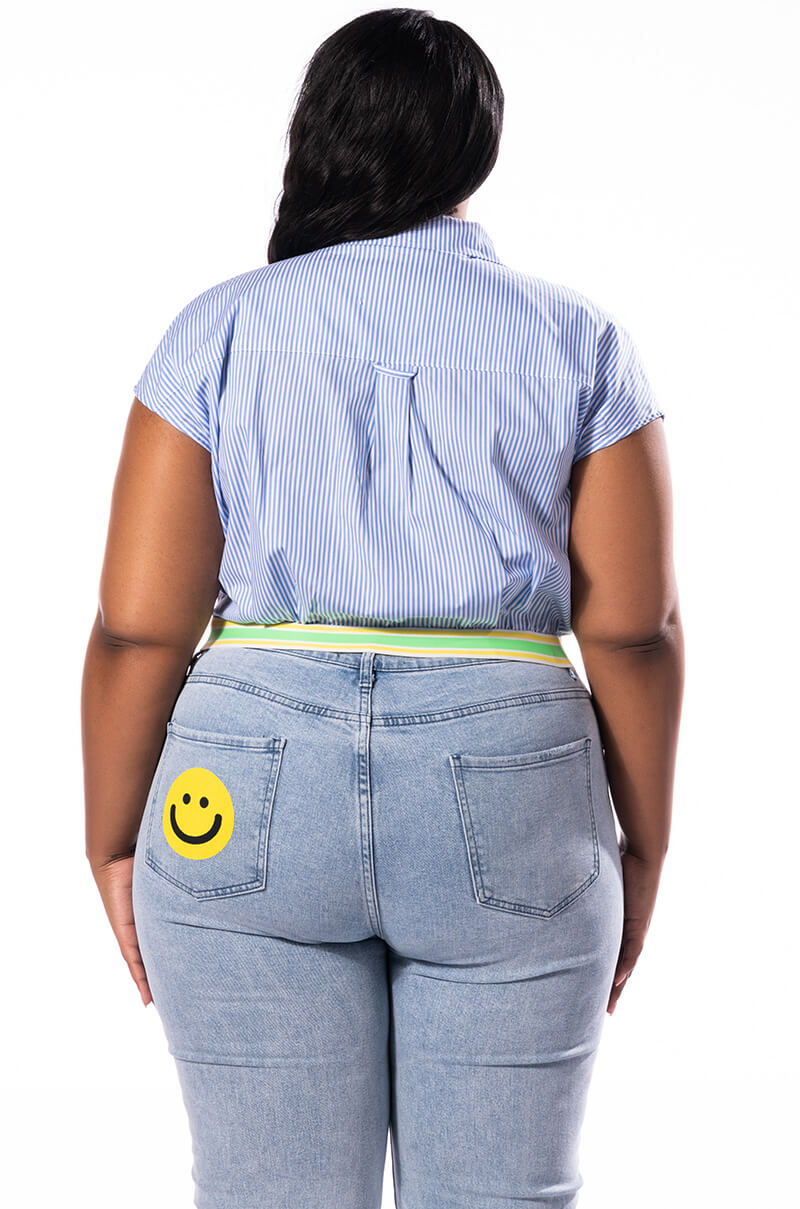 PLUS DIRTY MARTINI CROPPED SHORT SLEEVE POPLIN BLOUSE