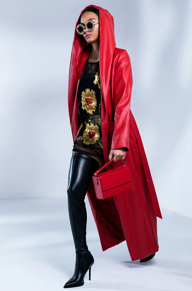 QUEEN OF HEARTS OVERSIZED MESH TEE