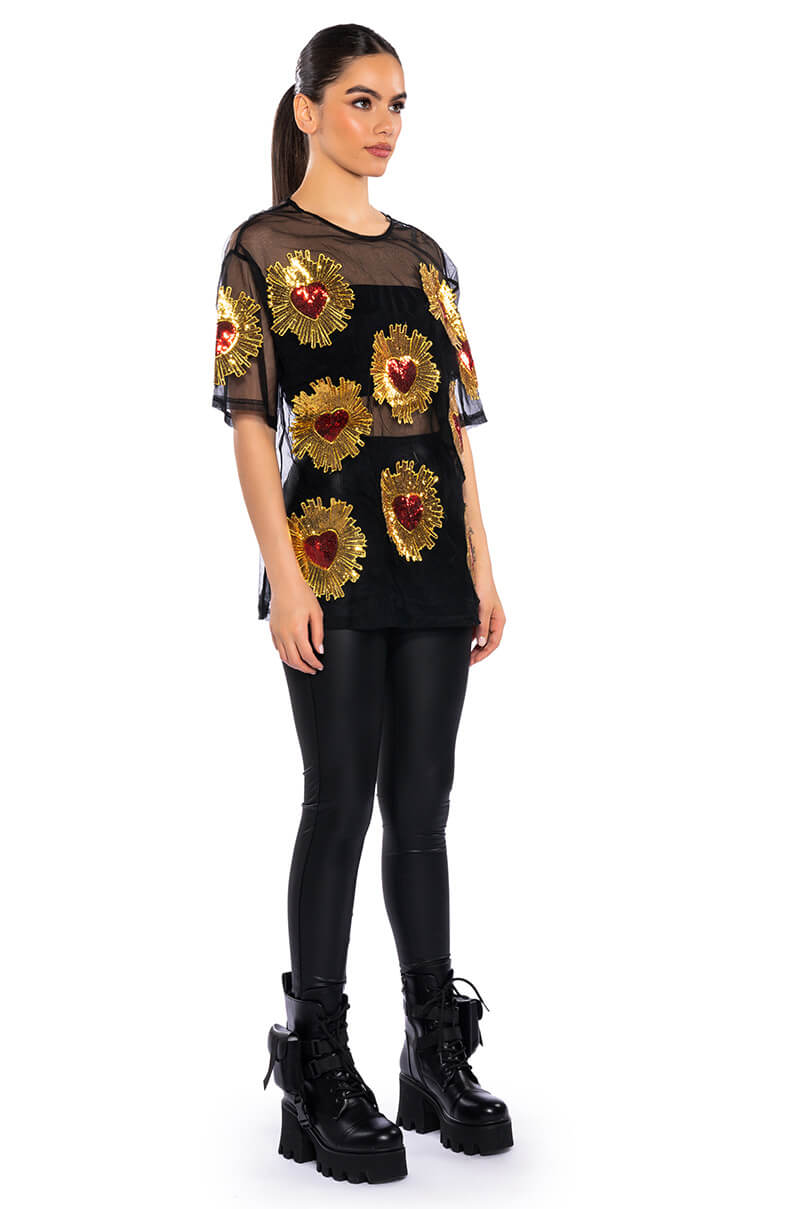 QUEEN OF HEARTS OVERSIZED MESH TEE