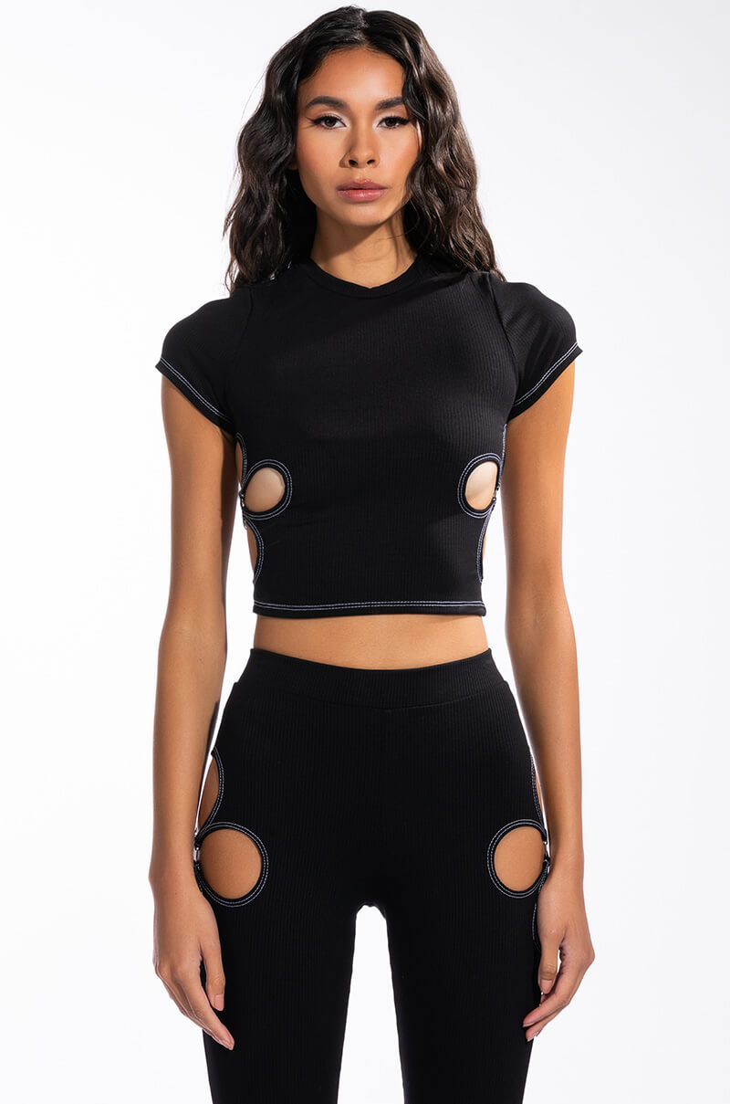 KYLIE CUT OUT RIBBED CROP TOP