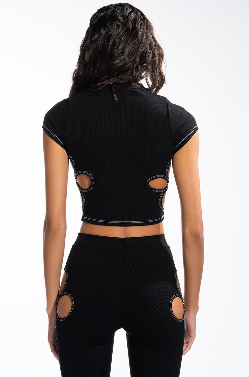 KYLIE CUT OUT RIBBED CROP TOP