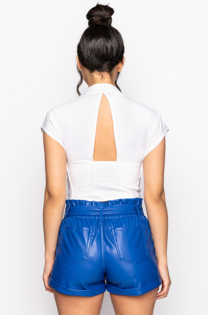REGARDLESS CROPPED COLLARD BLOUSE
