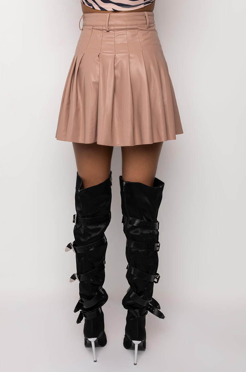 RIO PLEATED FAUX LEATHER MINI SKIRT