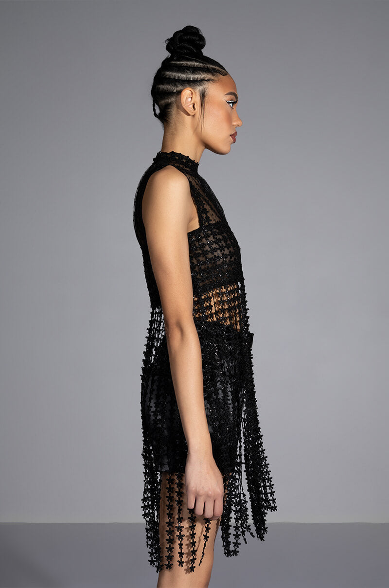 RIVER LACE FRINGED SLEEVELESS TOP