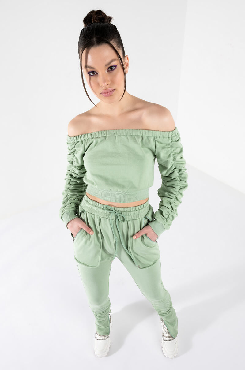 NOAH OFF THE SHOULDER RUCHED SWEATSHIRT