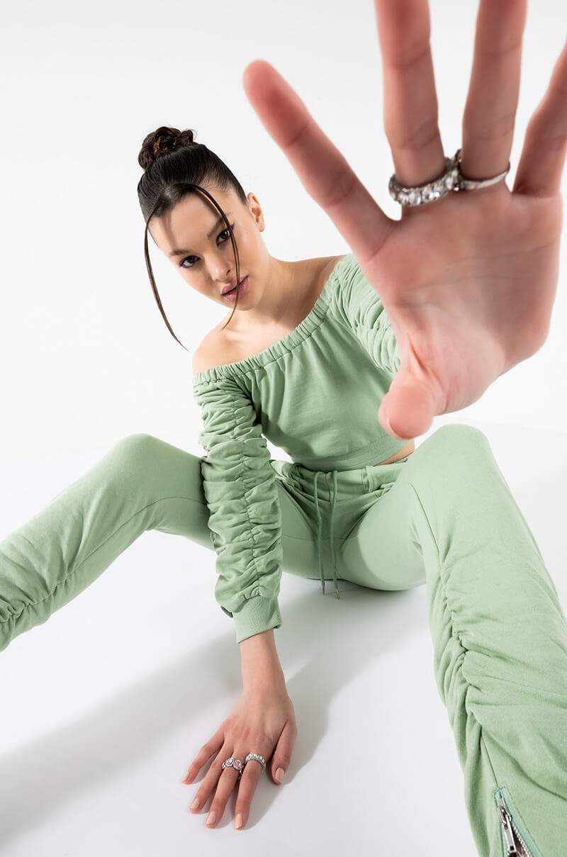 NOAH OFF THE SHOULDER RUCHED SWEATSHIRT